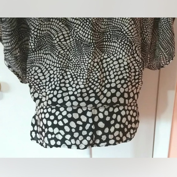 🌹bebe classy animal print 🦒 top 🌻 - Picture 9 of 9